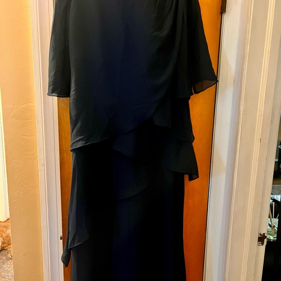 Mother or Grandmother of the bride or groom - Picture 2 of 7